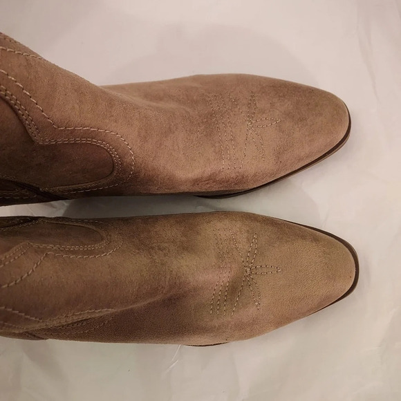 DV by Dolce Vita "Poker" Taupe Brown Western Ankle Booties in Size 9 - Picture 8 of 11